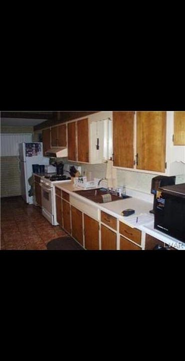 2nd image of 223 S Bradford St