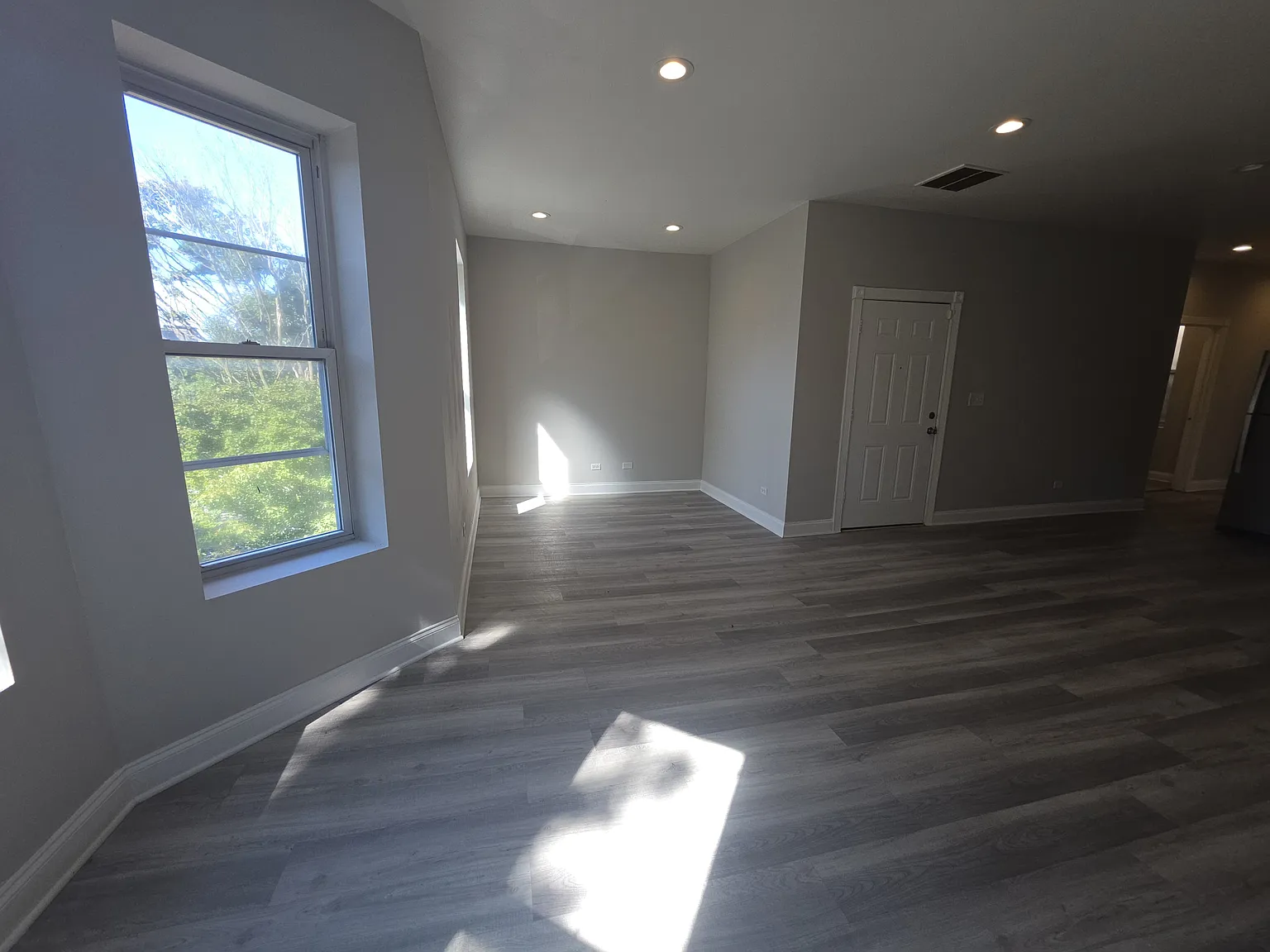 2 bed, 2.0 bath, $2,050 — Photo 2