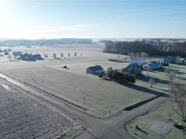 Hoffman Rd, Wooster, OH 44691