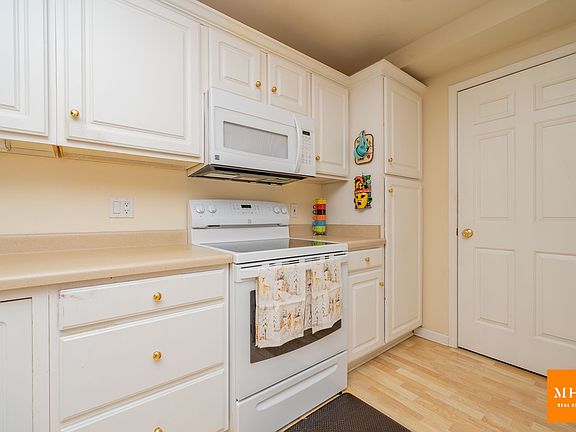 4th image of 3282 Stonecreek Dr #16