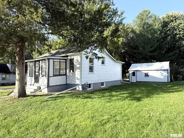 186 Ohio Ave, Galesburg, IL 61401