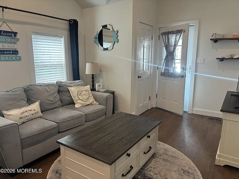 606 Hammond Ave — Photo 6