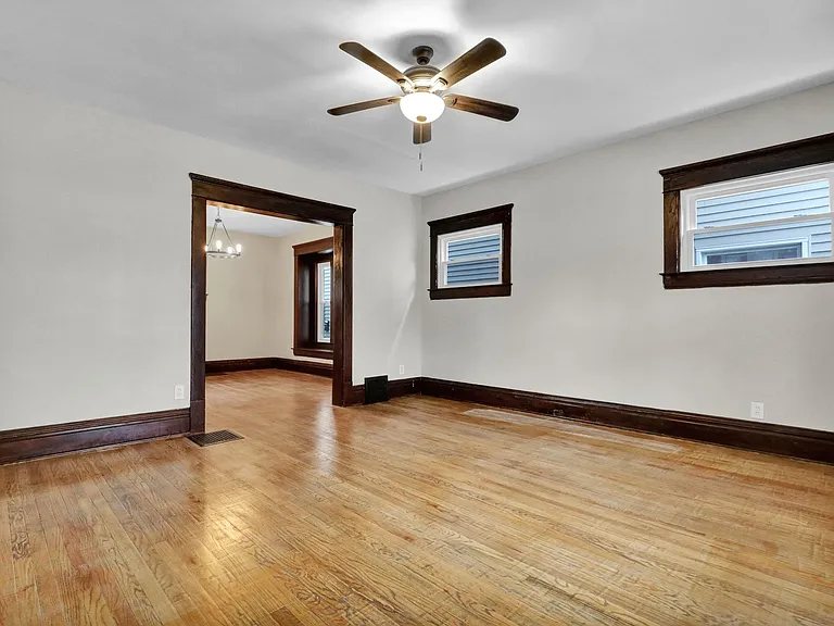 505 W Lenawee St — Photo 3