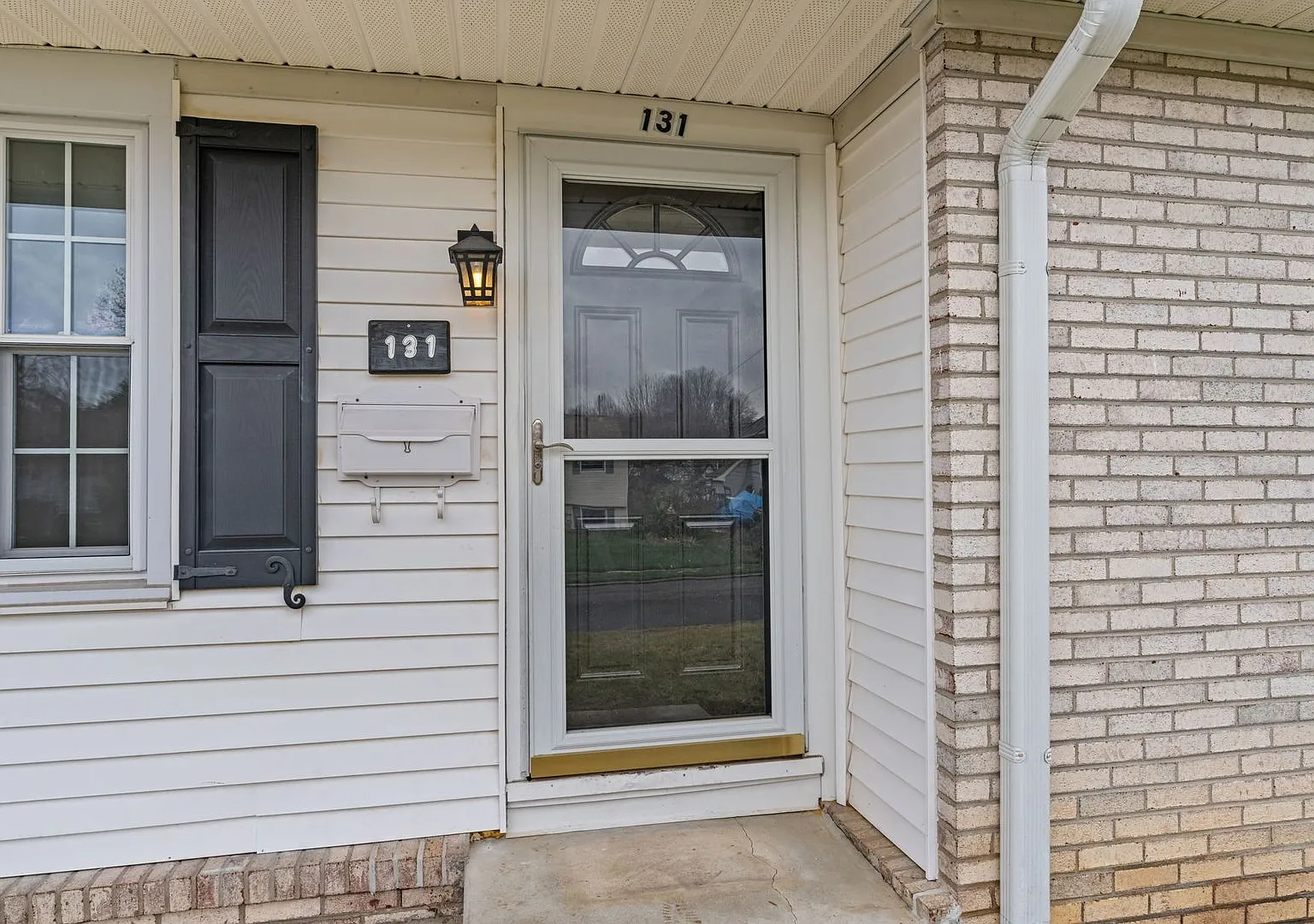 Updated 5 bed 2.5 bath Single Home available Oct 1 in Warminster — Photo 4
