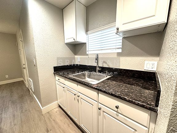 4th image of 3036 B St #1/4