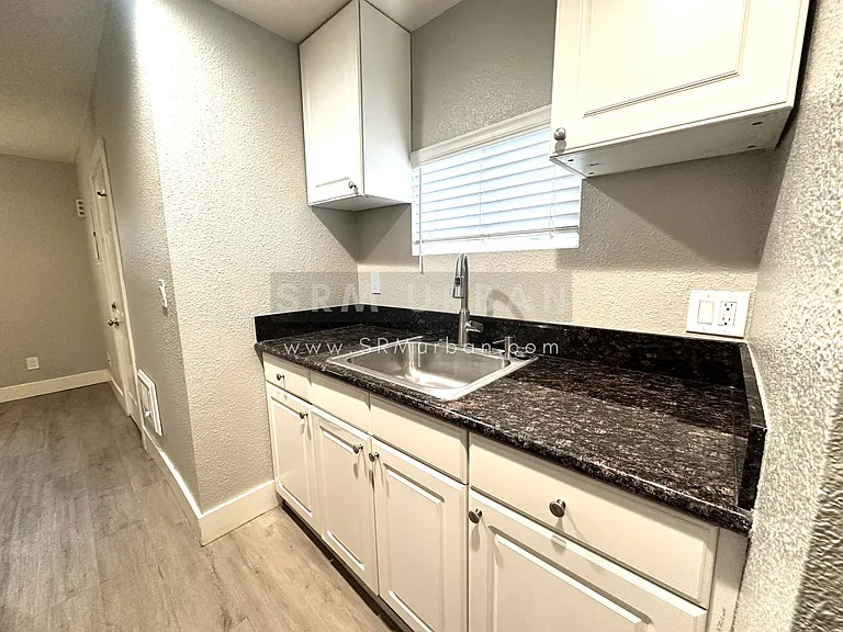 3036 B St #1/4 — Photo 4