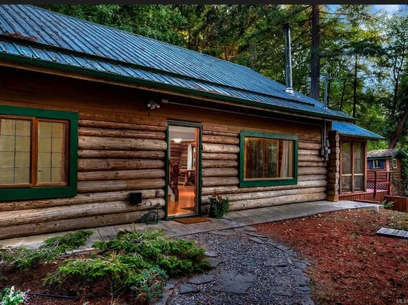 135 Fairway Dr, Saltspring Island, BC V8K 1M6