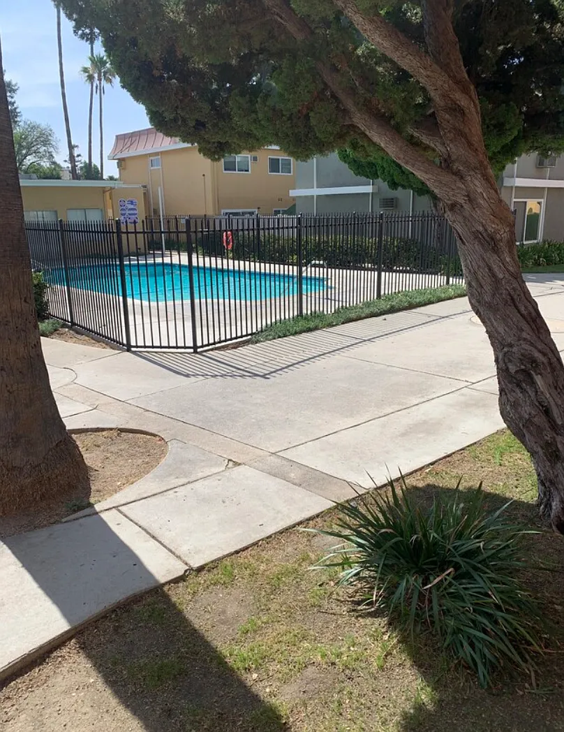 2 bed, 900 sqft, $2,050 — Photo 2