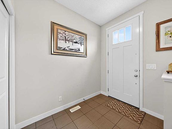 3rd image of 1325 E Walden Dr SE