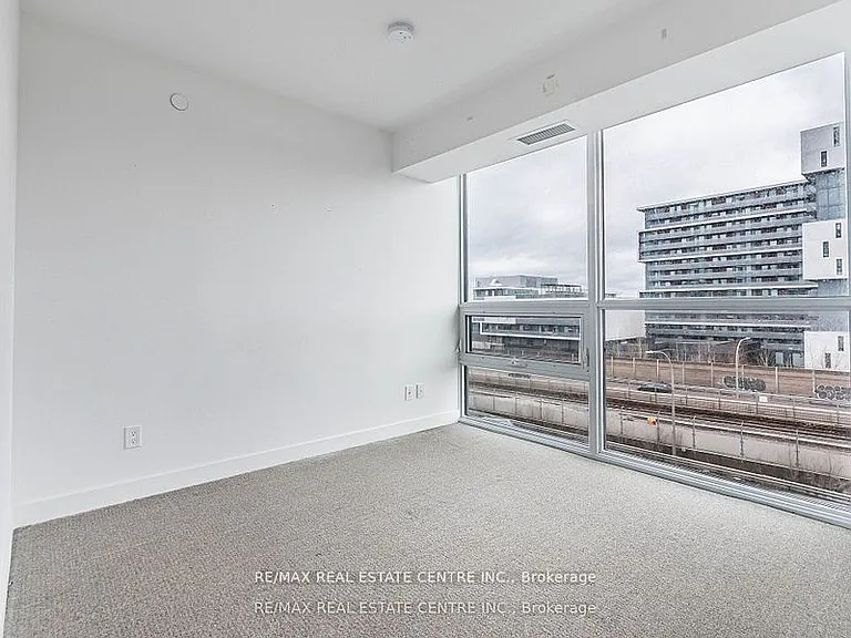 120 Varna Dr #605 — Photo 7