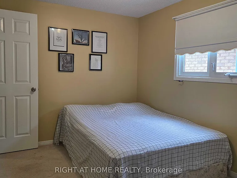 129 Heydon Ave — Photo 17