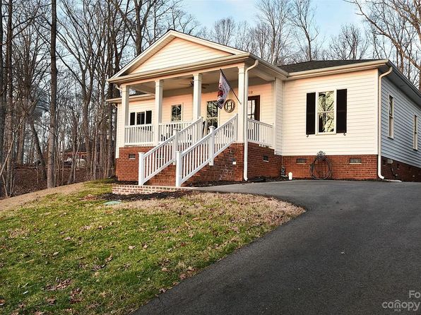 323 Sleepy Hollow Ln