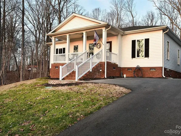 323 Sleepy Hollow Ln, Mount Gilead, NC 27306