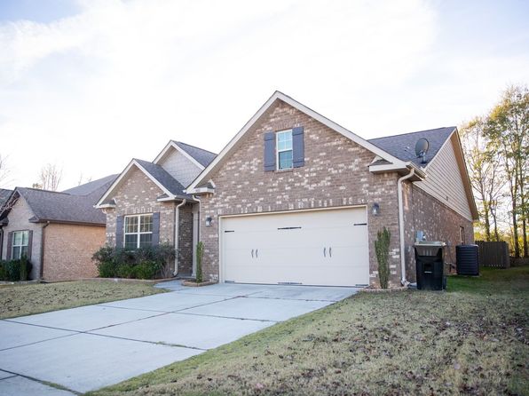 1433 Clearwater Dr NE