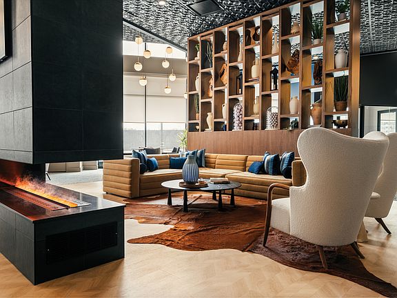 Lobby Lounge & Fireplace