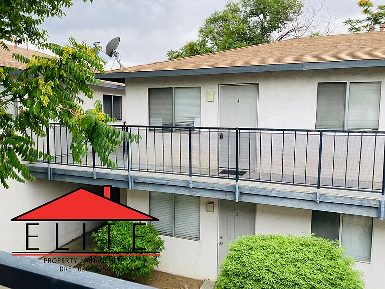 525 E Ridgecrest Blvd — Photo 11