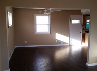10919 Lakeside Dr, Manhattan, KS 66503