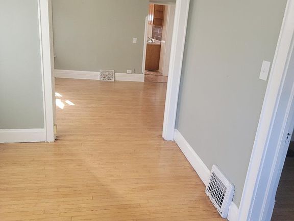 5th image of 2565 N Oakland Ave #2565