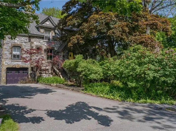 4 Duncraggan Ct, Saint John, NB E2K 3T3