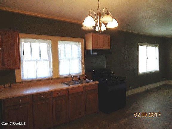 2nd image of 407 Harriet St