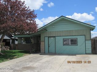 312 N Chestnut St, Toppenish, WA 98948