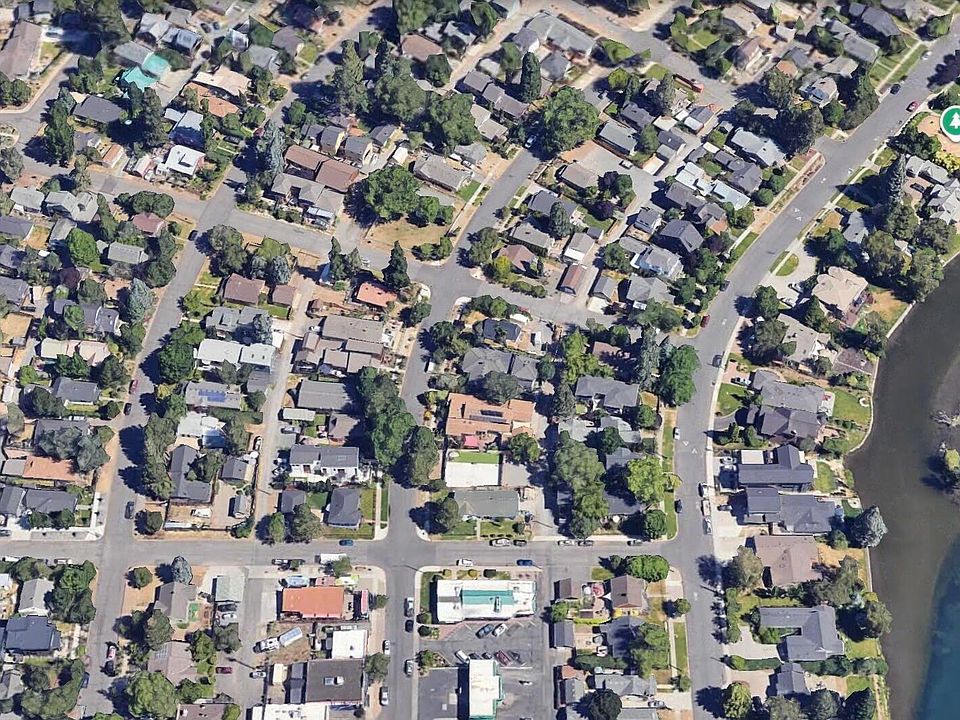 1st image of 1204 NW Ithaca Ave