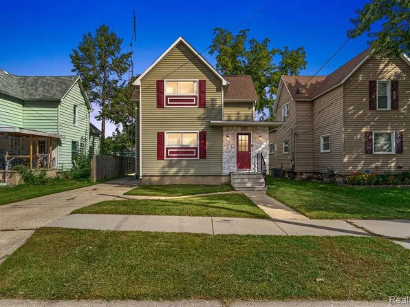 102 Elm St, Durand, MI 48429