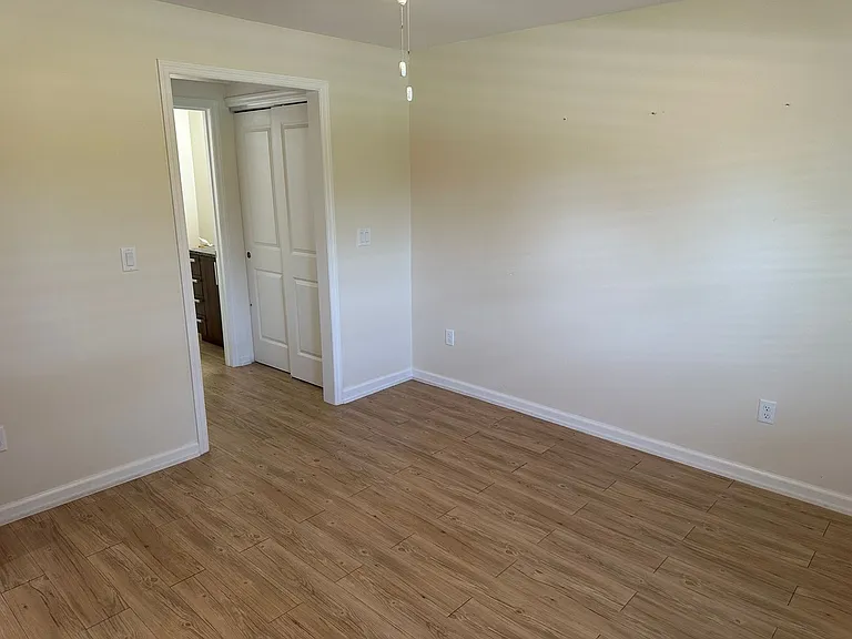 1642 State St — Photo 6