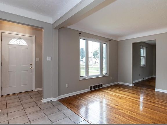 4th image of 24225 Hedgewood Ave