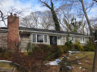 7 Rising Rd, East Setauket, NY 11733
