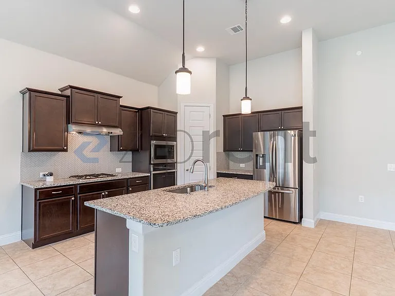6913 Halesboro Dr — Photo 4