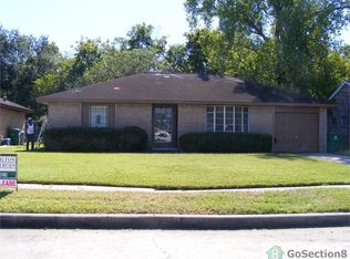 5239 Heathercrest St, Houston, TX 77045