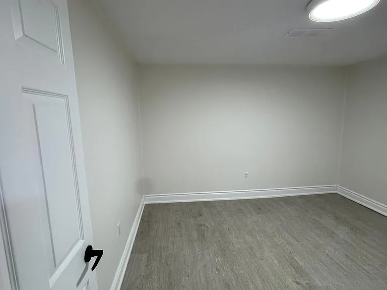 44 Royal Orchard Blvd — Photo 2