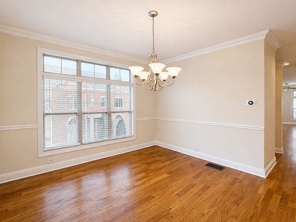 3rd image of 4870 Carre Way