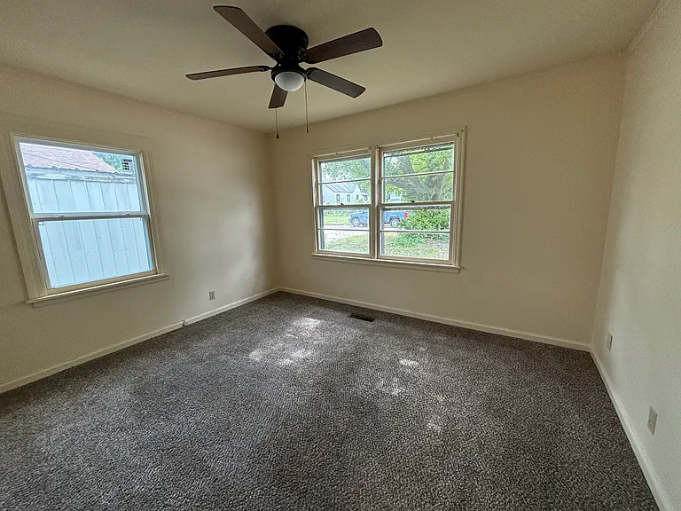 823 N Oswego Ave — Photo 16