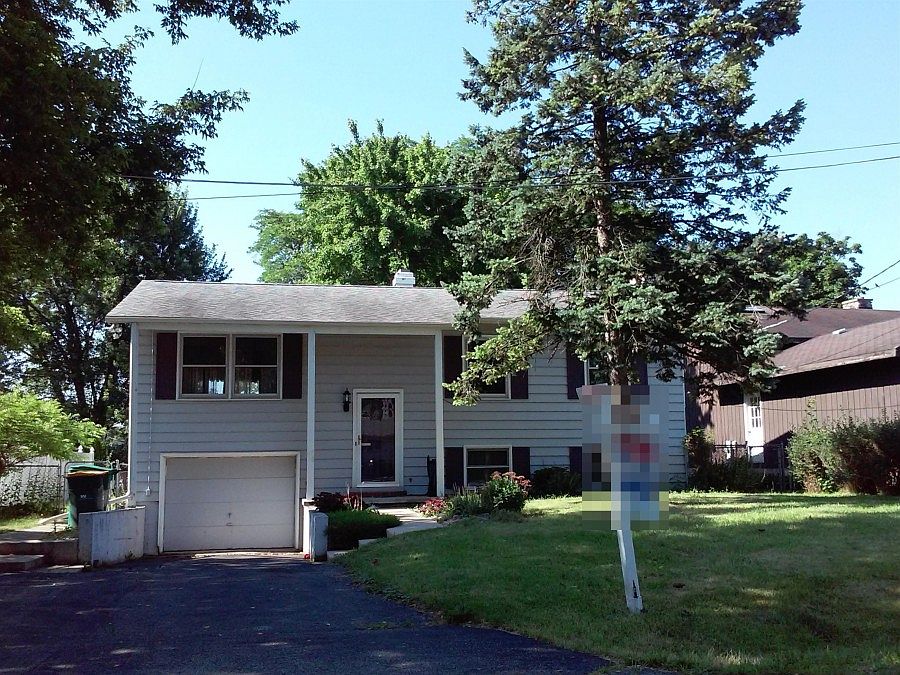 1st image of 17997 W Winnebago Dr