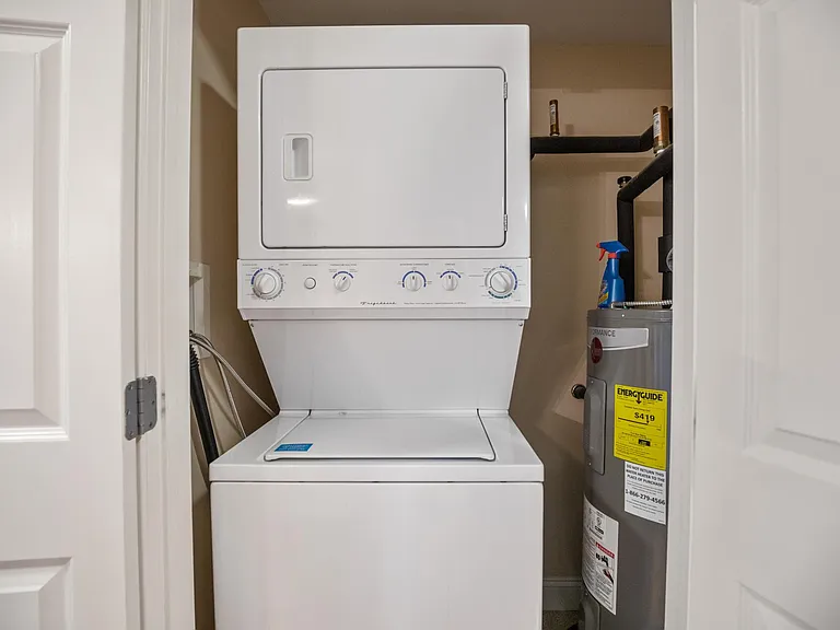 1 E Grand Ave #403 — Photo 26
