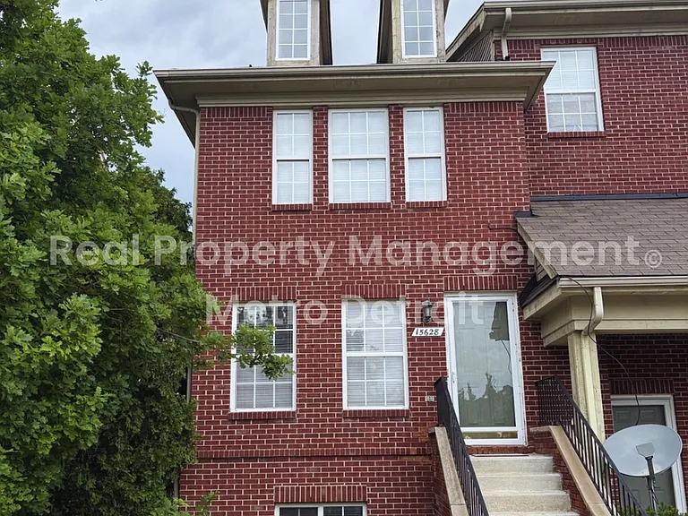 15628 Stone Crossing Dr — Photo 1