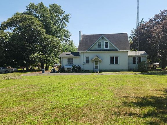 2nd image of 52 River Rd