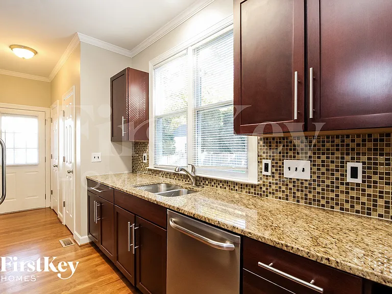 1909 Fernwood Dr — Photo 6