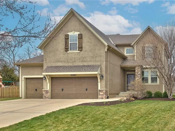 22262 W 121st Pl, Olathe, KS 66061