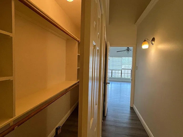 6990 Oakwood Park — Photo 7