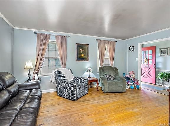 5th image of 6215 Farmingdale Dr