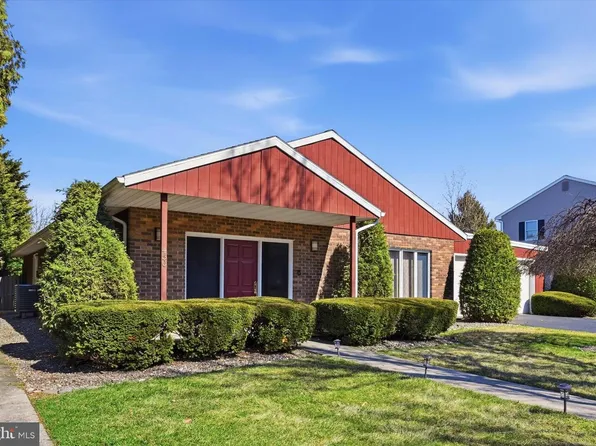 450 Warwick Dr, Reading, PA 19610