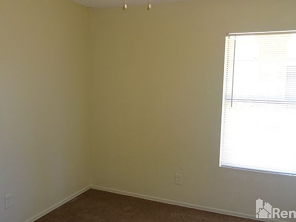 4th image of 2840 E Capri Cir APT 1