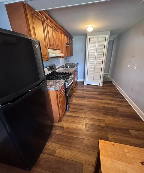 1464 Colony Rd — Photo 3