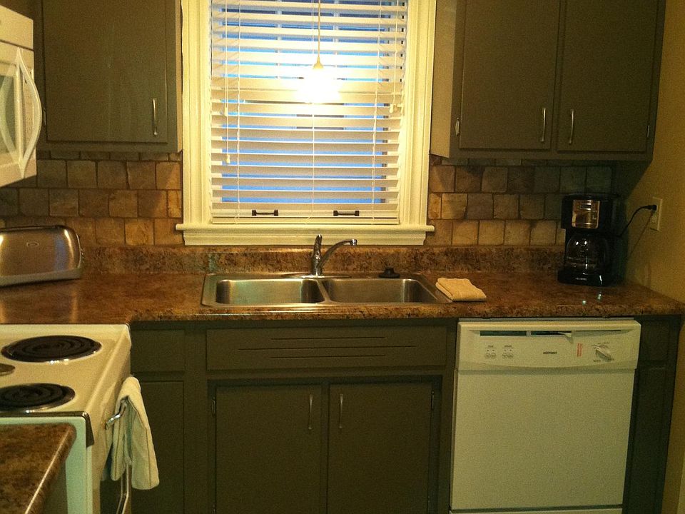 2nd image of 725 Avondale Rd