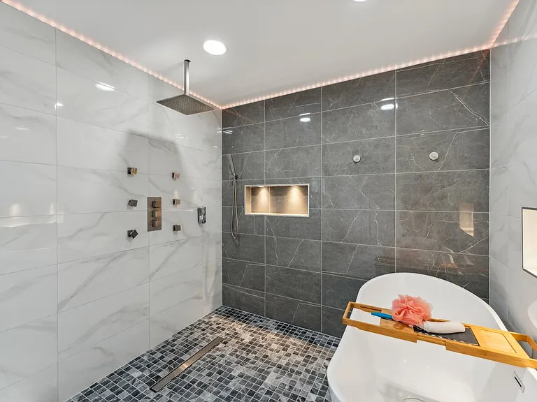 8403 Silverdale Ct — Photo 28
