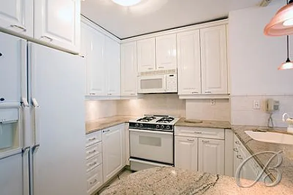 Rented by Bellmarc Realty | media 9