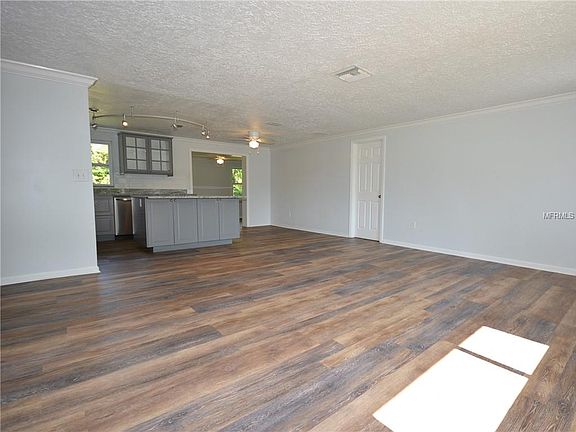 4th image of 20502 Albury Dr